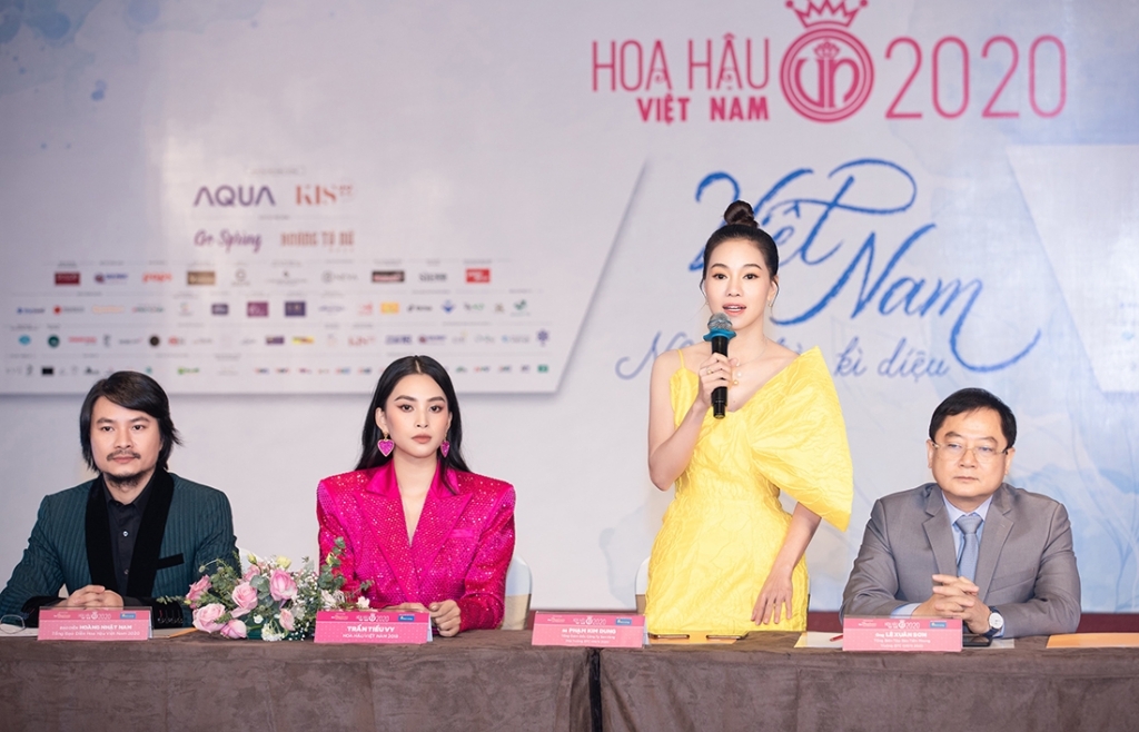 Đại diện ban tổ chức Hoa hậu Việt Nam 2020 công bố chủ đề đêm bán kết.